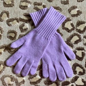 Purple gloves